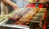Zo maak je saté zoals je hem op straat in Indonesië eet